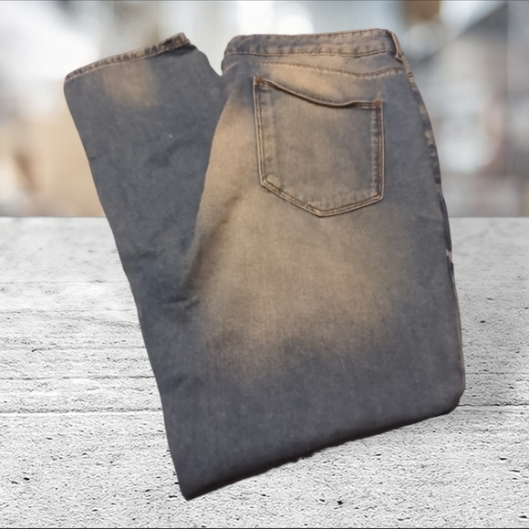 Refuge Distressed fabric and distressed/ripped 100% cotton denim jeans s… - Picture 9 of 11